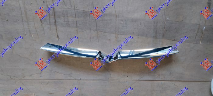 Lajsna PVC maske hrom